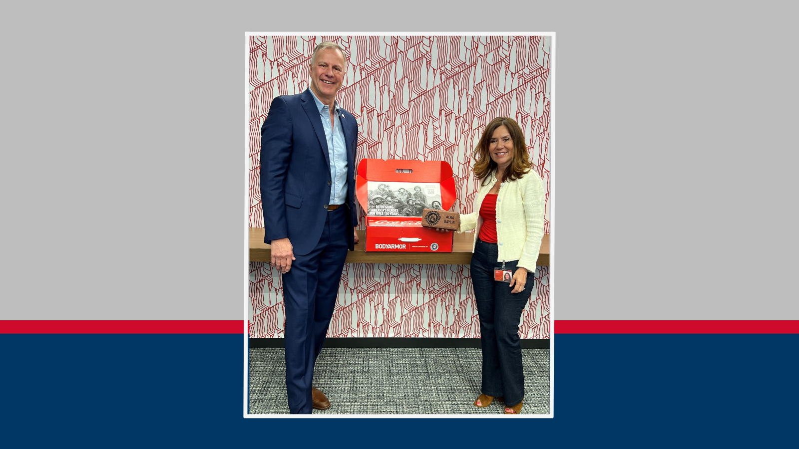 alba baylin receiving the cornerstone award from john pray